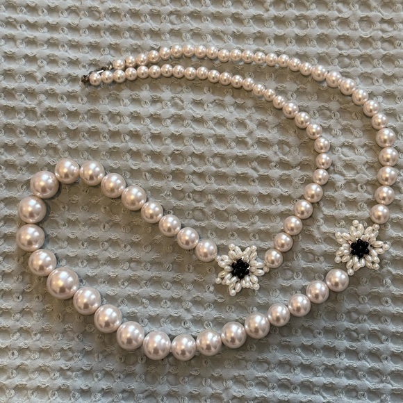 Vintage Faux Pear Necklace - Picture 2 of 4